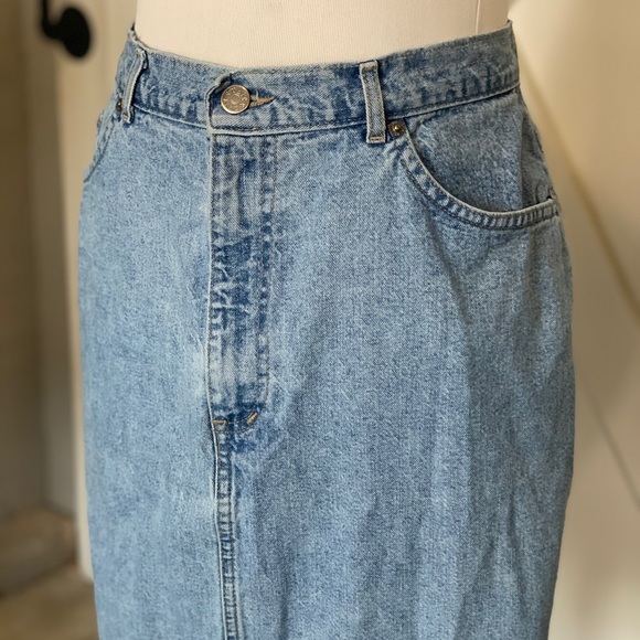 Light wash jean straight skirt - Picture 4 of 11